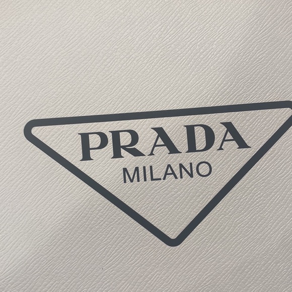 Prada 🧡 - Picture 7 of 8